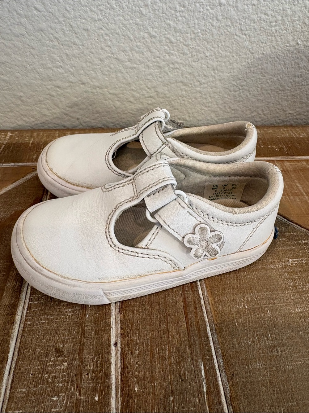 Keds toddler girls White Leather T-Strap Daphne Sneakers Mary Jane size 6 Wide